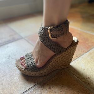 Stuart Weitzman Khaki Woven Platform Espadrilles